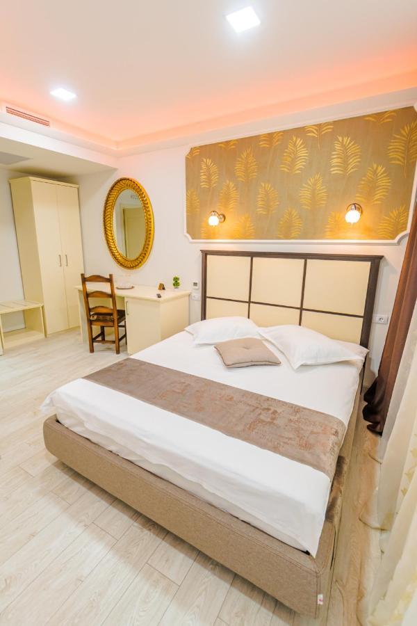 Hostel Parc Fălticeni Esterno foto